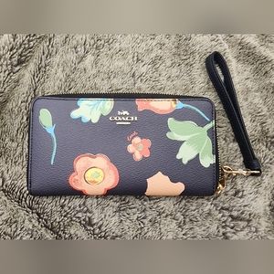 Coach Long Wallet Wristlet, Dreamy Land Floral Print.